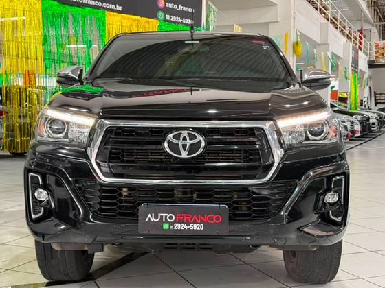 TOYOTA HILUX 2.8 SRX 4X4 CD 16V DIESEL 4P AUTOMÁTICO TOYOTA HILUX 2.8 SRX 4X4 CD 16V DIESEL 4P AUTOMÁTICO